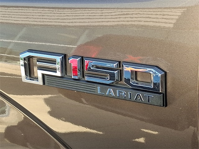 2015 Ford F-150 Lariat photo 31