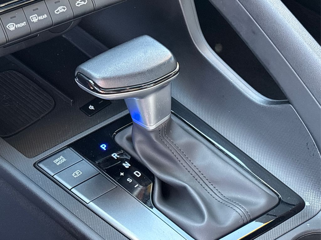 2025 Hyundai Elantra SEL Sport photo 28