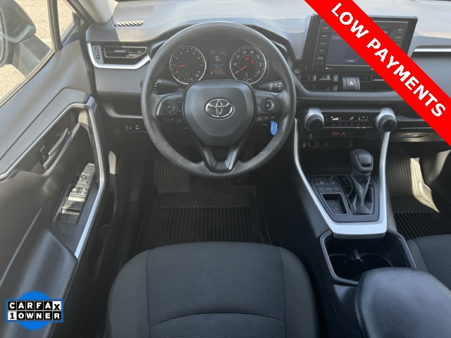 2022 Toyota RAV4 LE photo 18