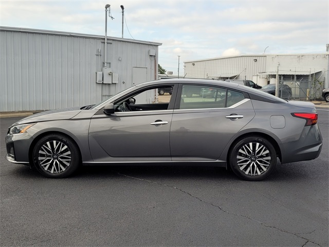 2024 Nissan Altima 2.5 SV photo 4