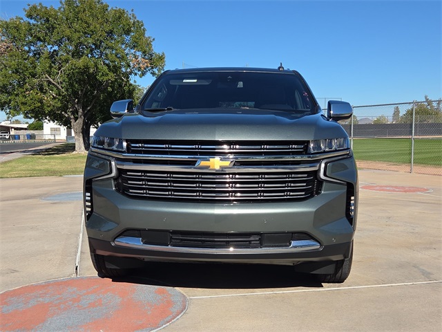 2023 Chevrolet Suburban Premier photo 2