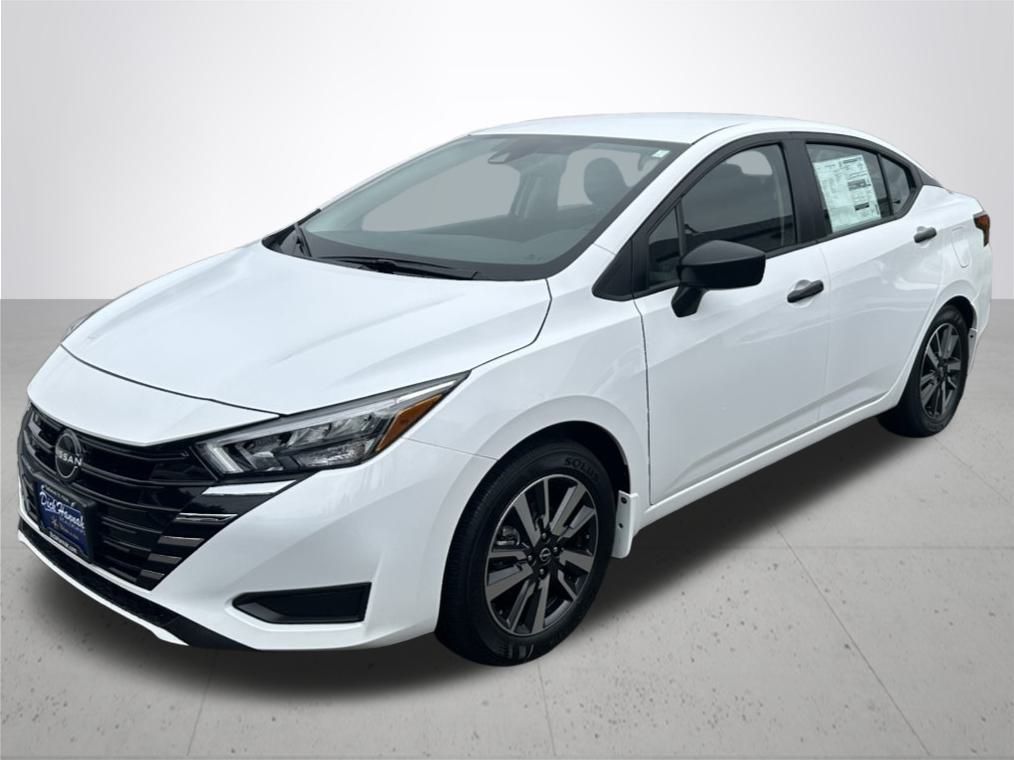 2025 Nissan Versa 1.6 S photo 2