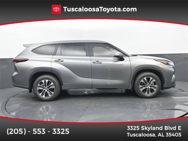 2026 Toyota Highlander XLE's photo
