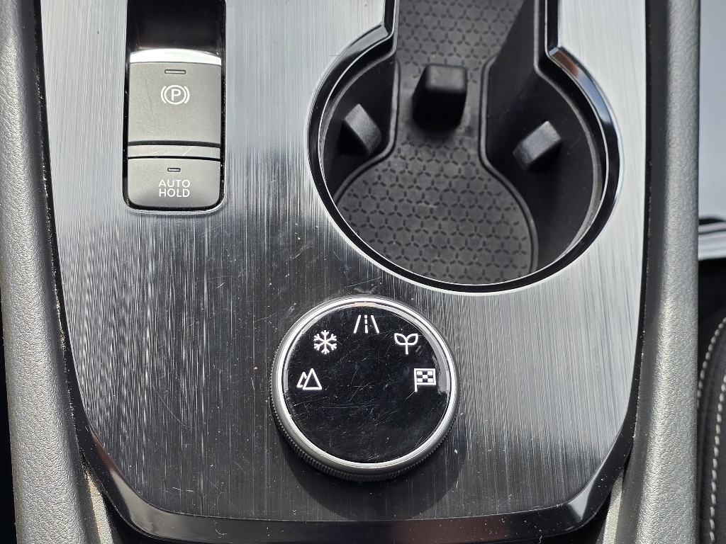 2023 Nissan Rogue SV photo 9