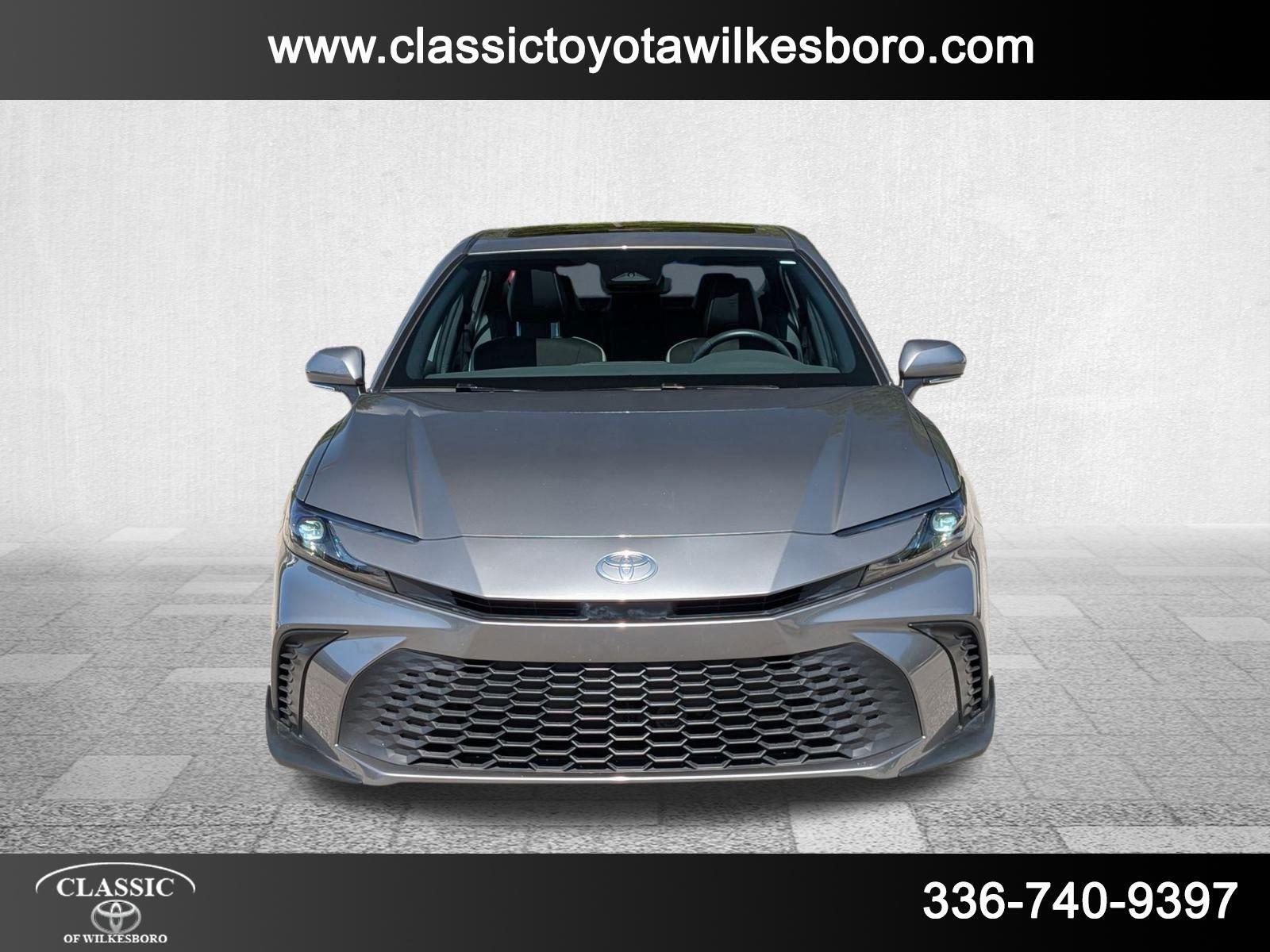 2025 Toyota Camry SE photo 2