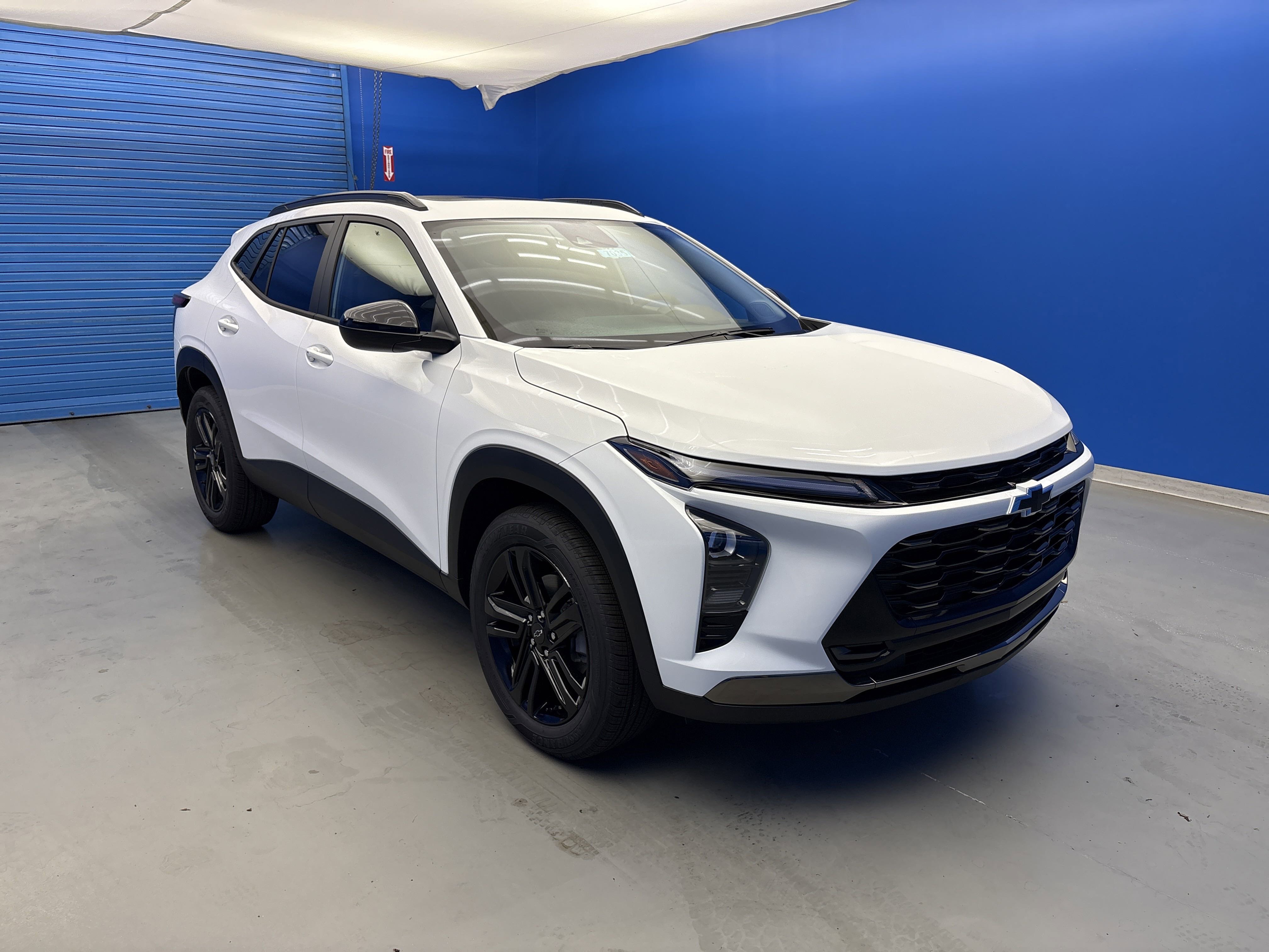 2025 Chevrolet Trax ACTIV photo 2