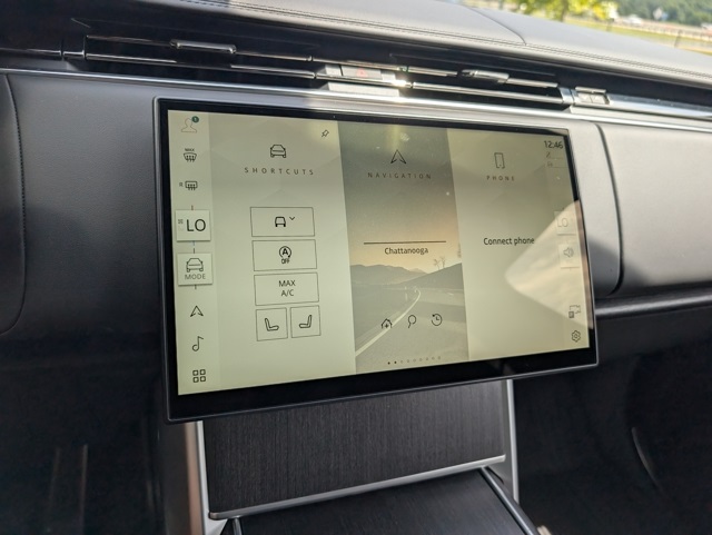 2025 Land Rover Range Rover SE photo 16
