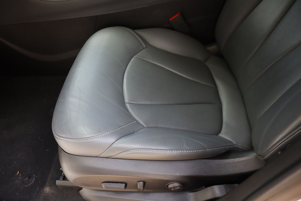 2020 Buick Envision Essence photo 18