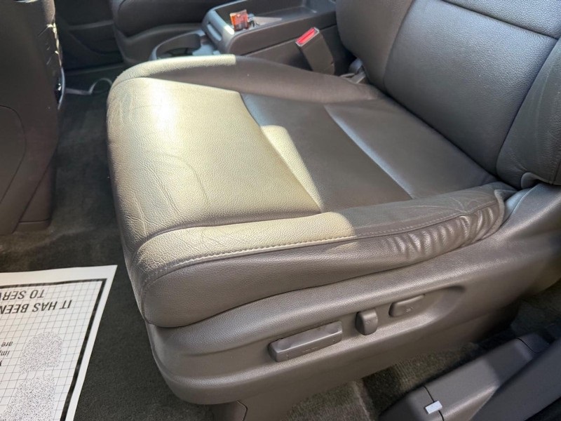 2016 Honda Odyssey Touring photo 17