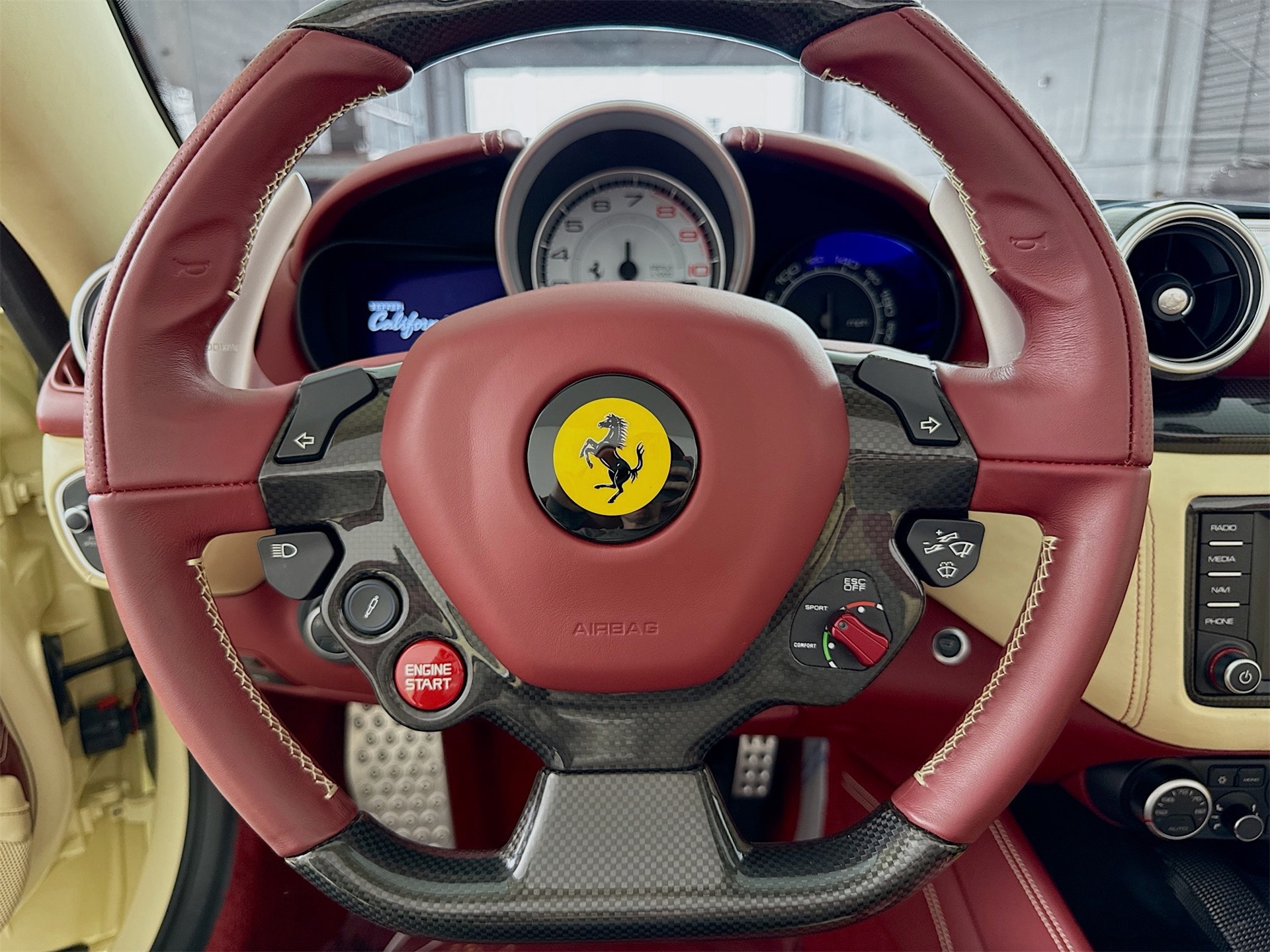 2017 Ferrari California T photo 10