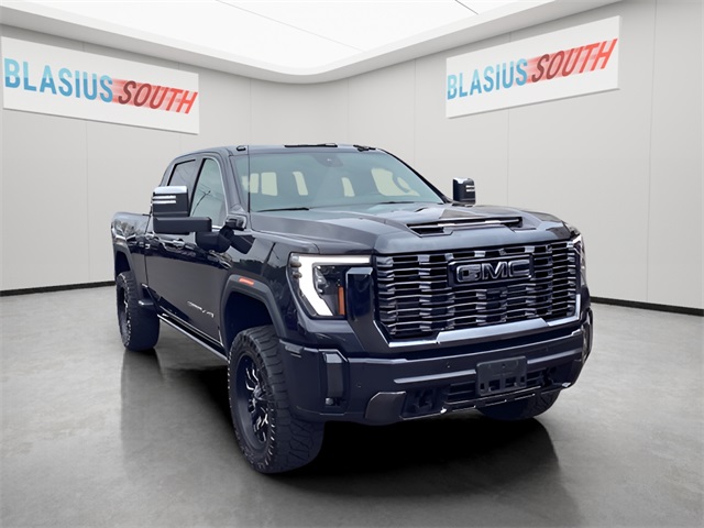 2024 GMC Sierra 3500HD Denali Ultimate's photo