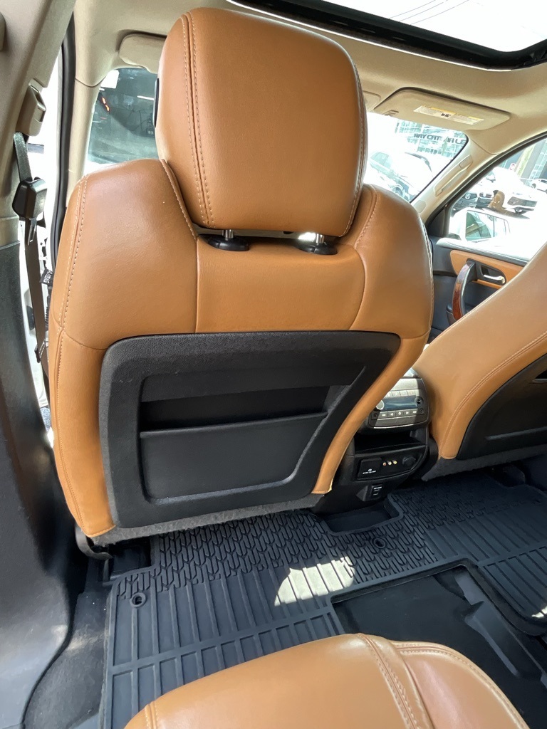 2014 Chevrolet Traverse LTZ photo 25