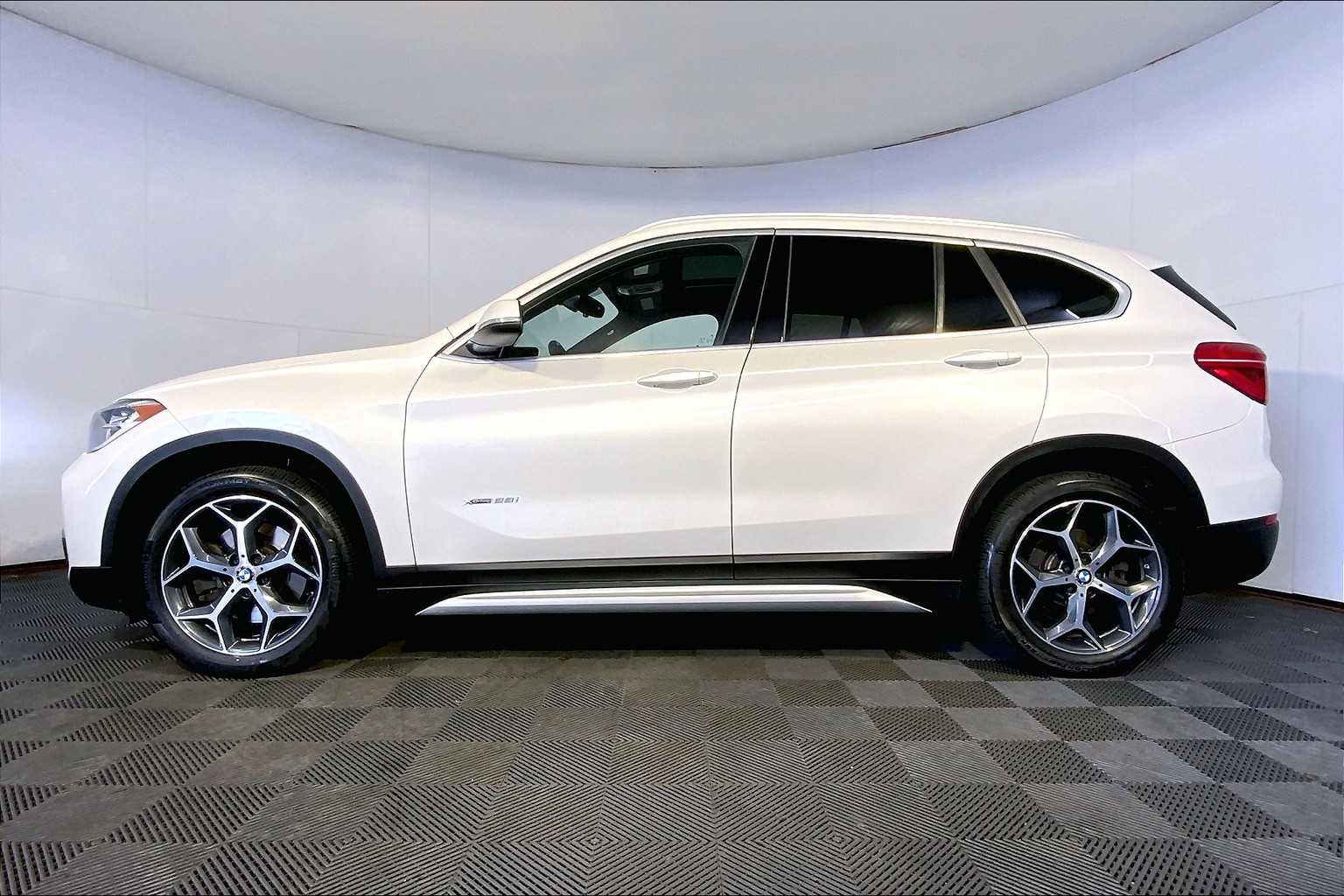 2018 Bmw X1 XDrive28i photo 2