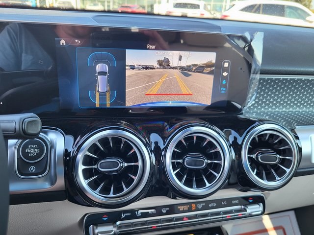 2025 Mercedes Benz GLB 250 photo 19