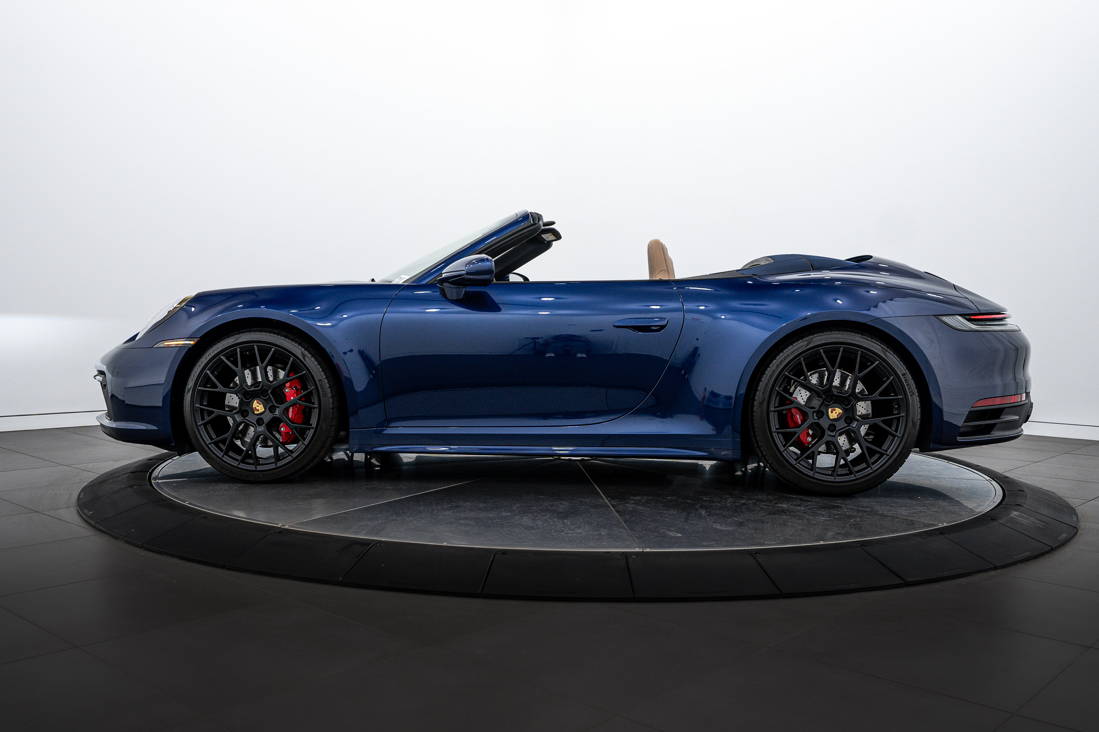 2024 Porsche 911 S photo 2