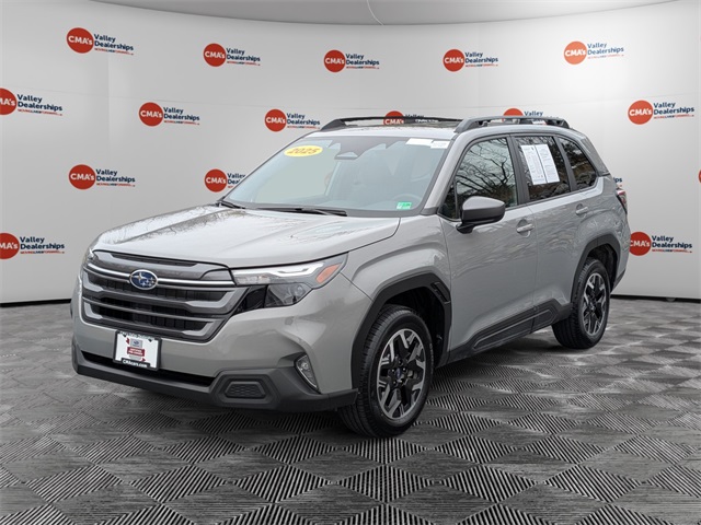 2025 Subaru Forester Premium's photo
