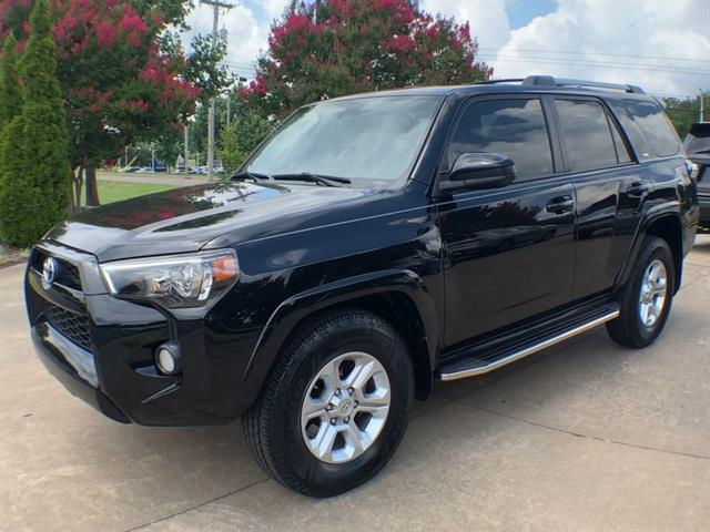 2019 Toyota 4Runner SR5 photo 4