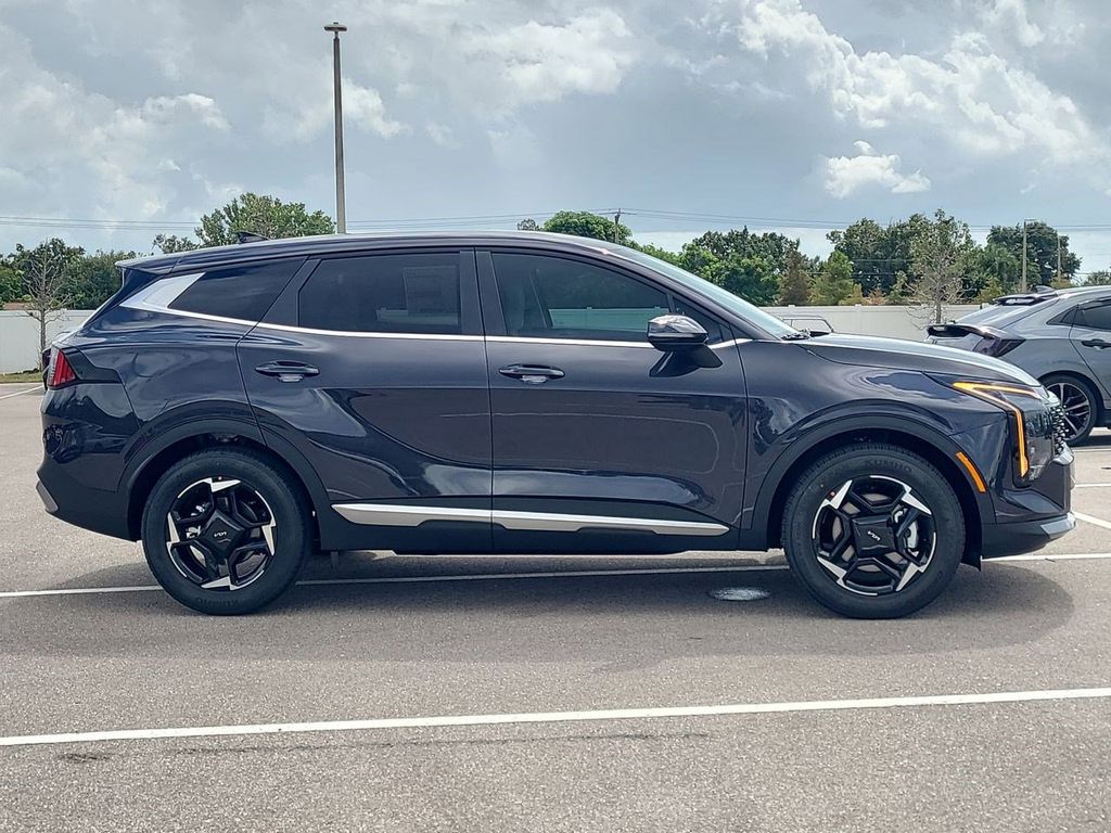 2026 Kia Sportage EX photo 4