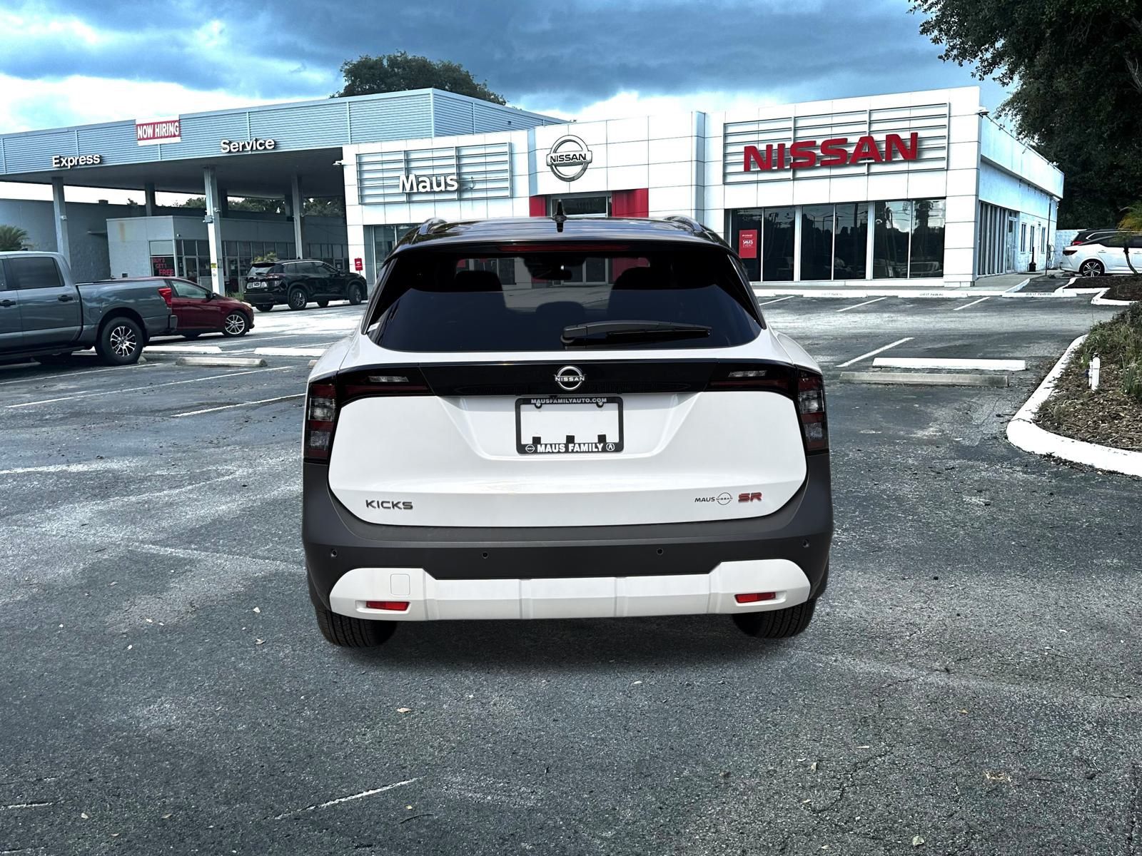 2025 Nissan Kicks SR photo 3