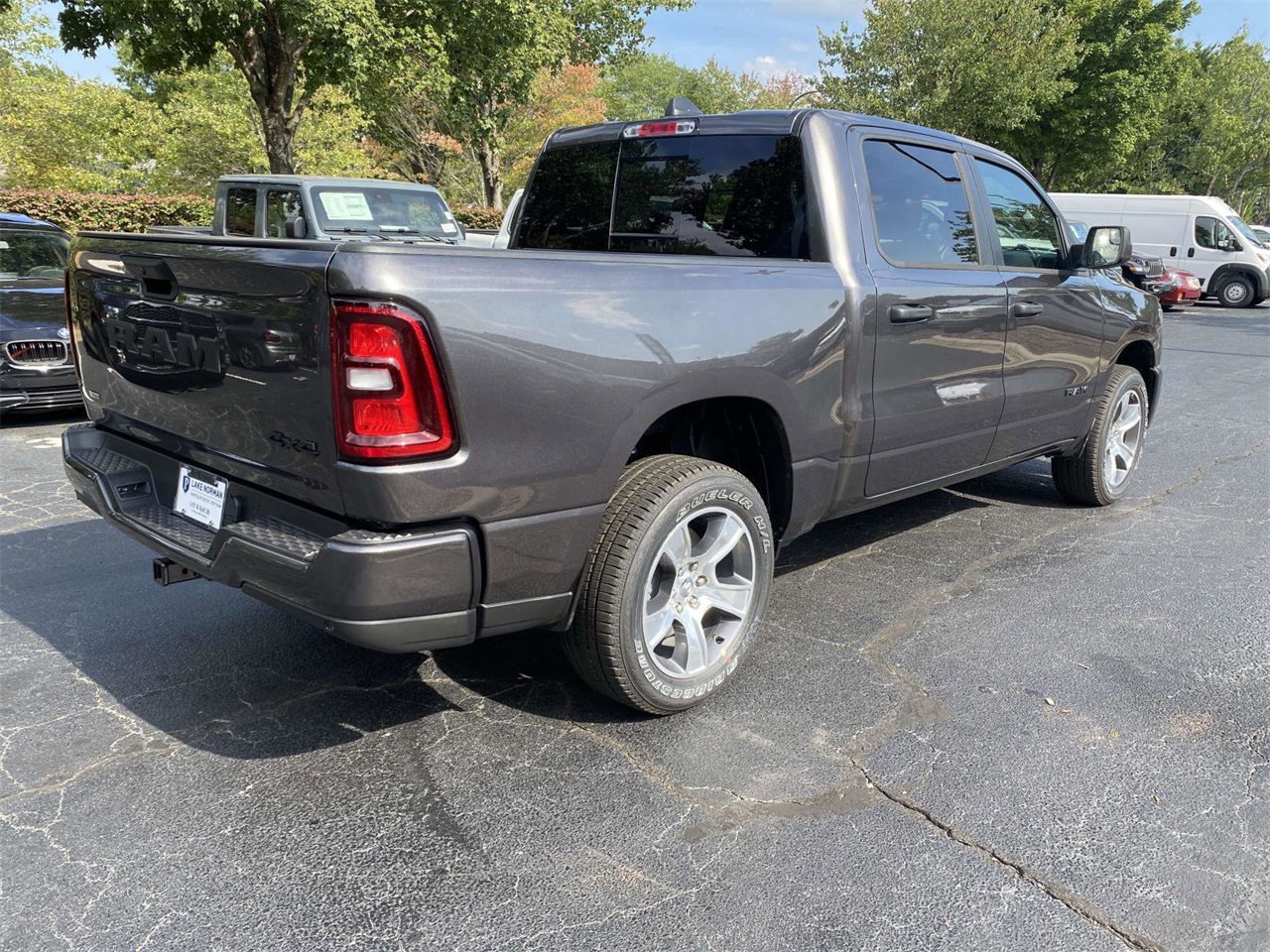 2025 Ram 1500 Tradesman photo 8