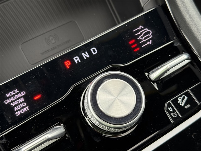 2025 Jeep Grand Cherokee Overland photo 17