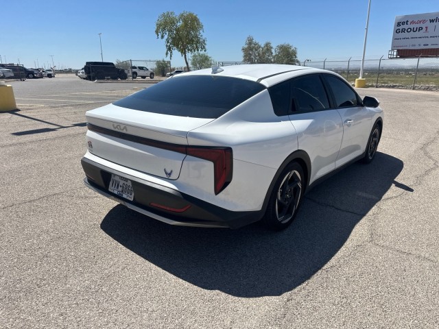 Used 2025 Snow White Pearl Kia EX image 10