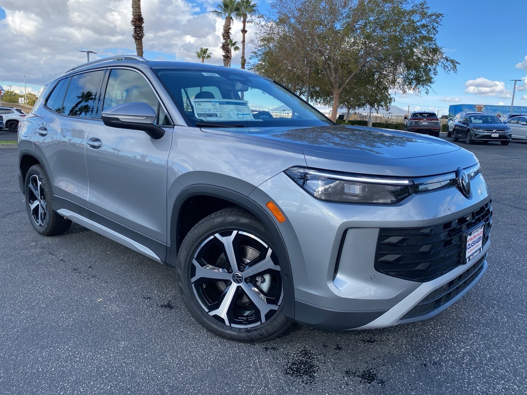 2026 Volkswagen Tiguan SE's photo