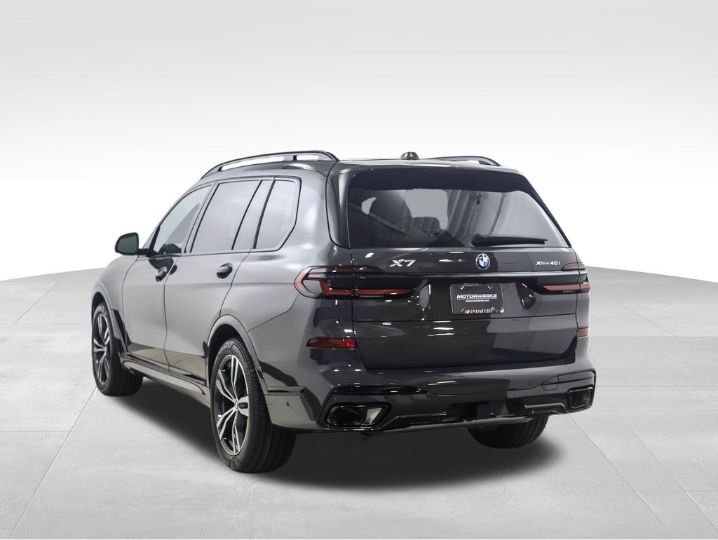 New 2026 Gray Metallic BMW xDrive40i image 3
