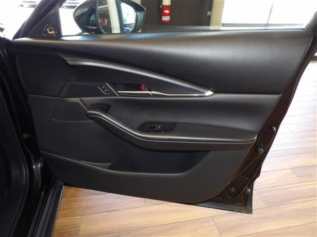 2025 Mazda CX-30 2.5 S Preferred photo 12