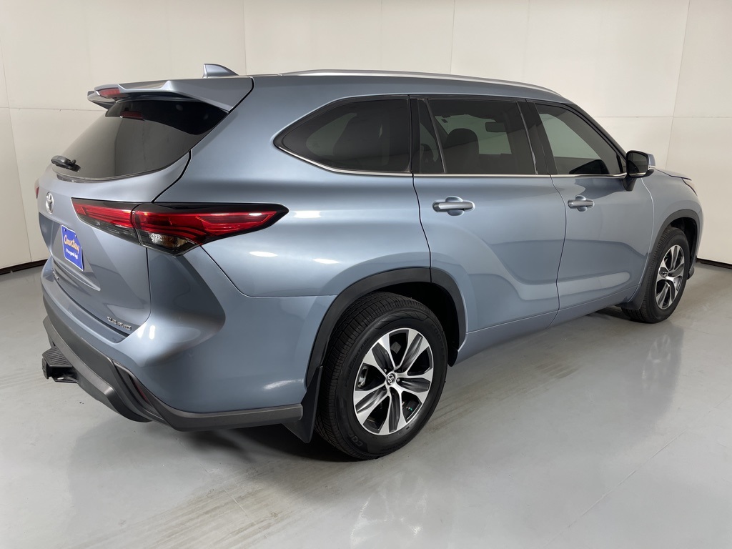 2021 Toyota Highlander XLE photo 8