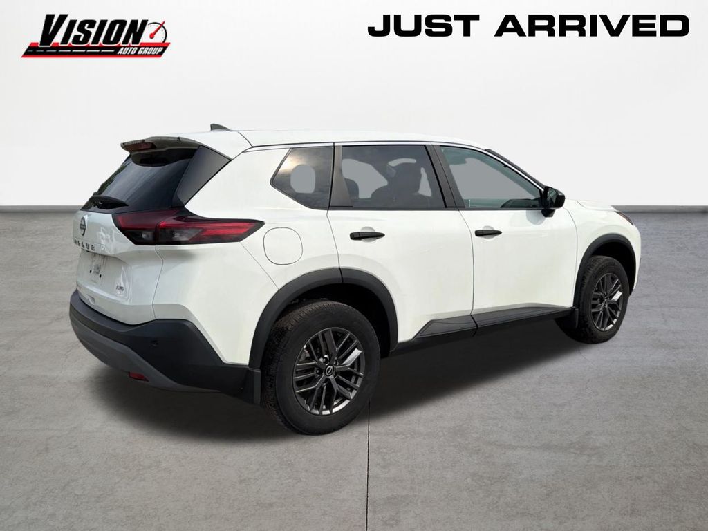 2023 Nissan Rogue S photo 5