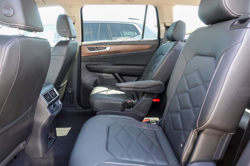 2026 Volkswagen Atlas SE Technology photo 21