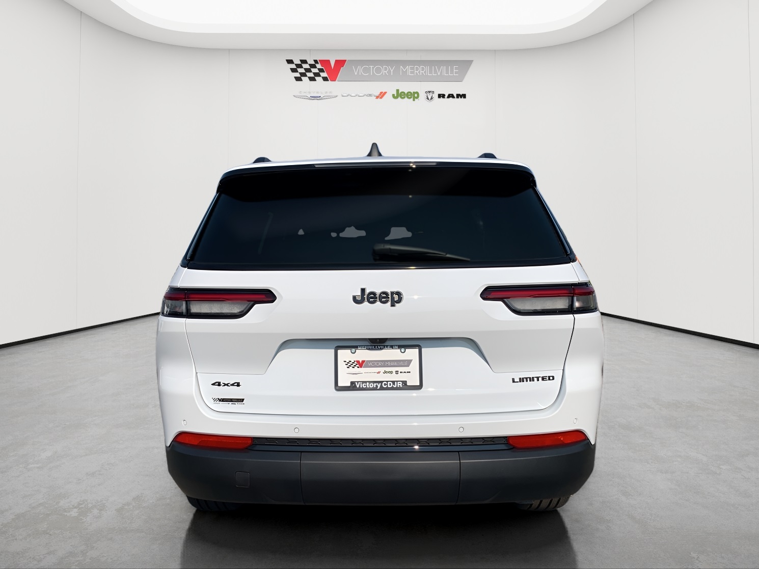 2025 Jeep Grand Cherokee Limited photo 3