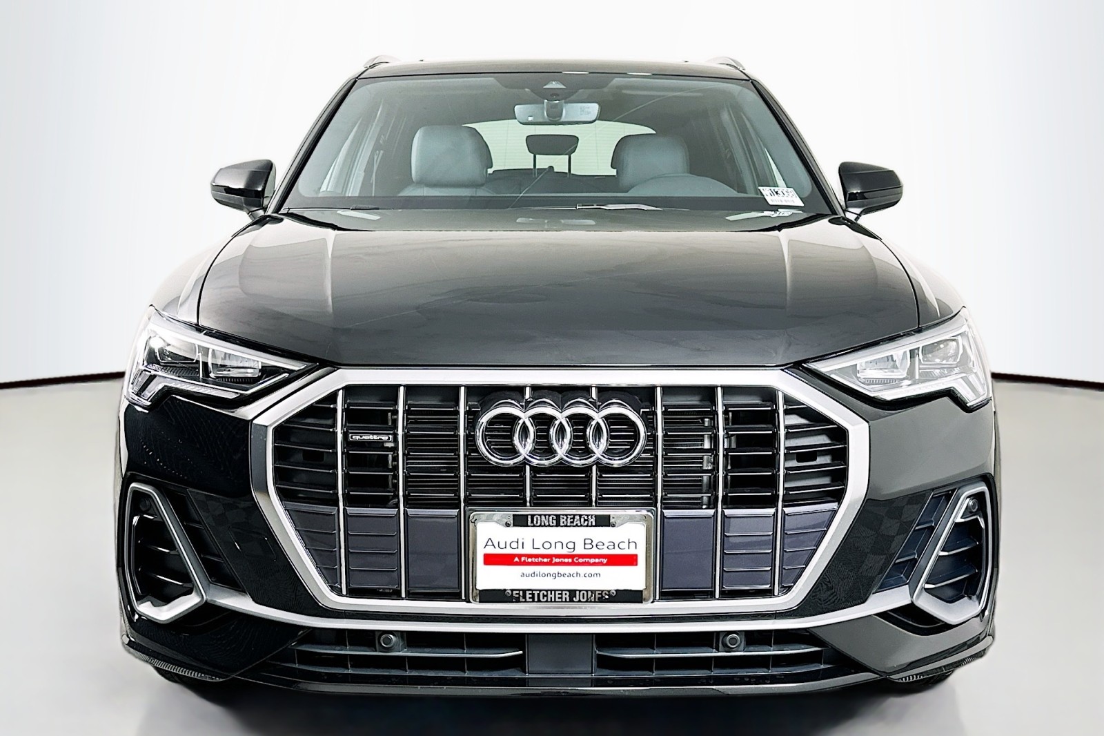 2025 Audi Q3 S line Premium photo 2