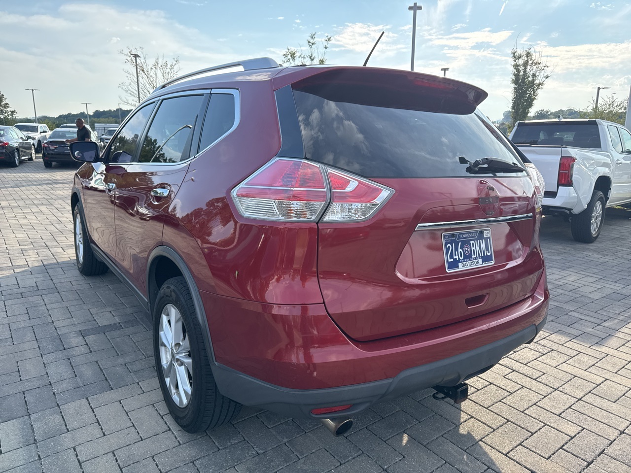 2015 Nissan Rogue SV photo 3