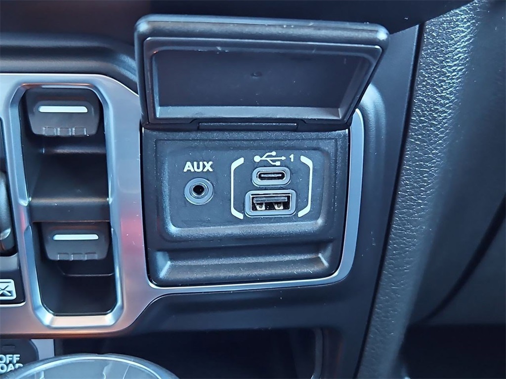 2022 Jeep Gladiator Rubicon photo 21