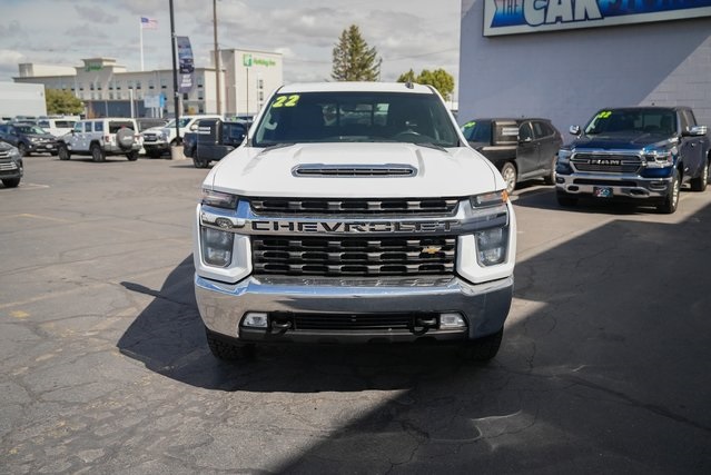 2022 Chevrolet Silverado 3500HD LT photo 2