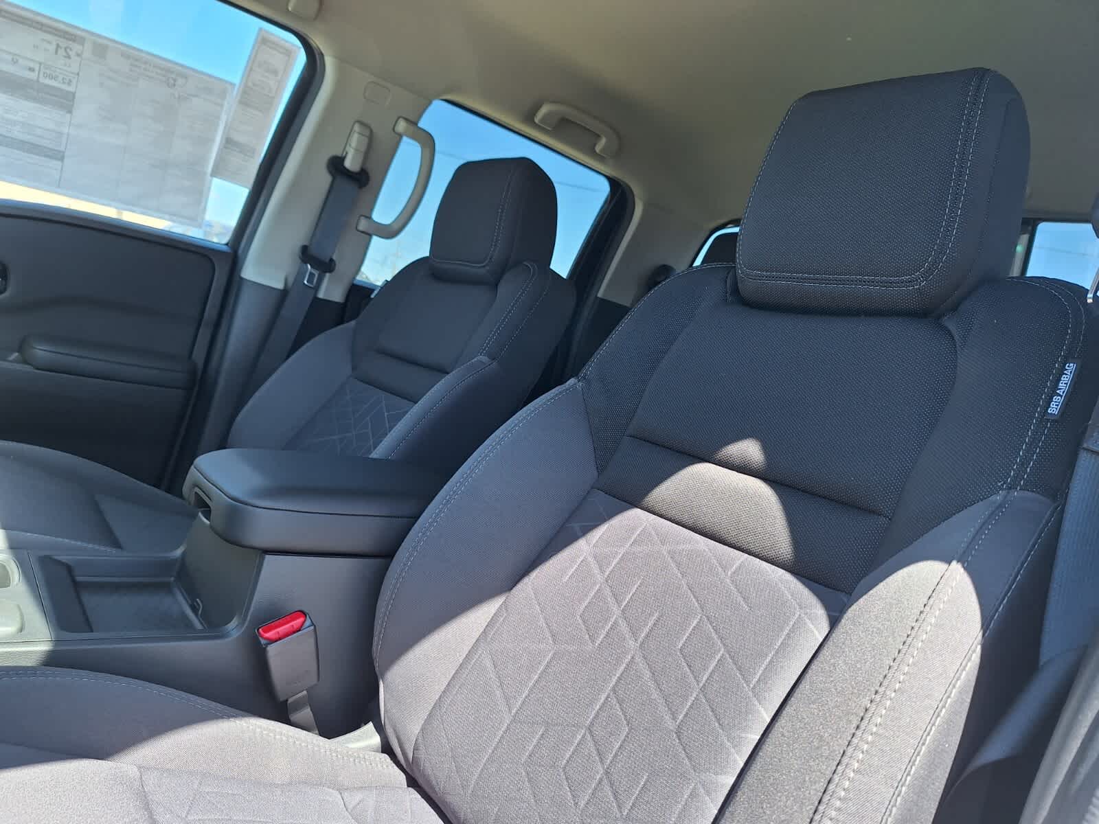 2025 Nissan Frontier Crew Cab SV photo 11
