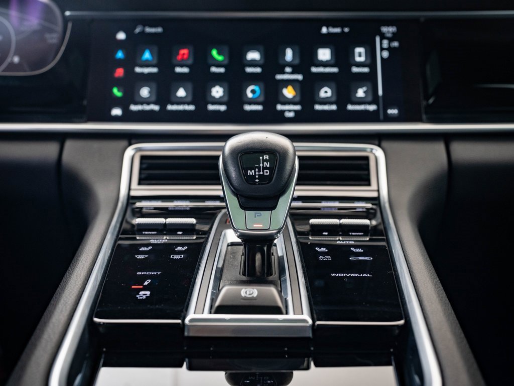 2022 Porsche Panamera 4S Executive photo 29