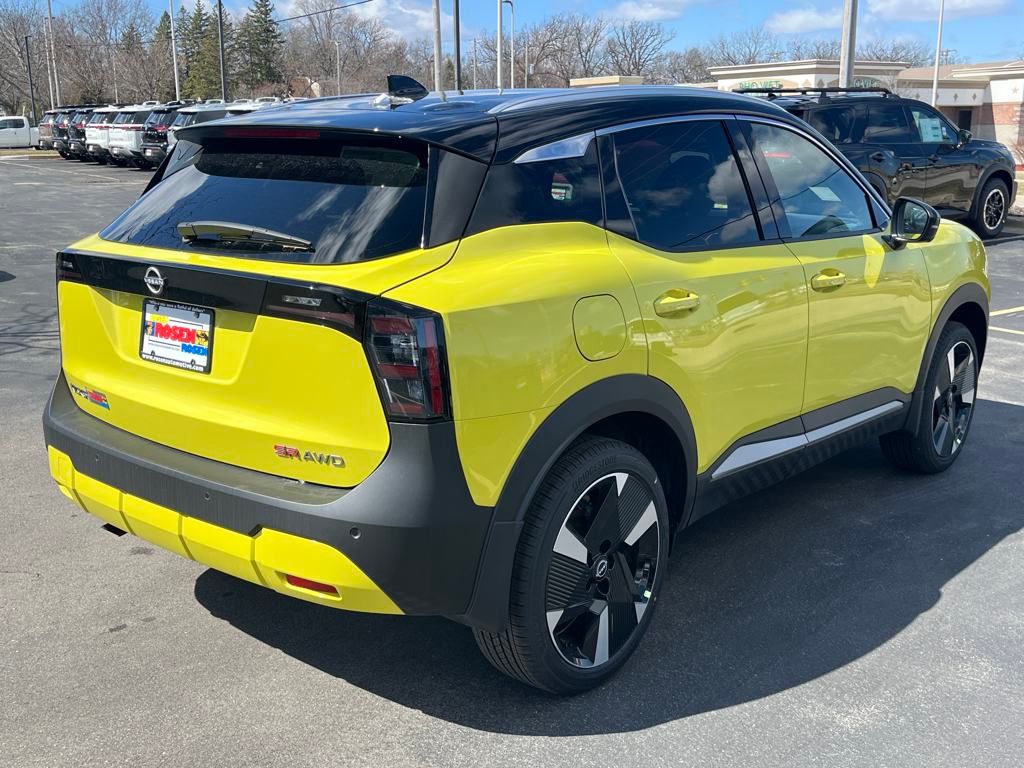 2025 Nissan Kicks SR photo 3