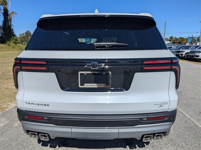2026 Chevrolet Traverse photo 3