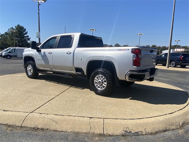 2022 Chevrolet Silverado 2500HD LT photo 4