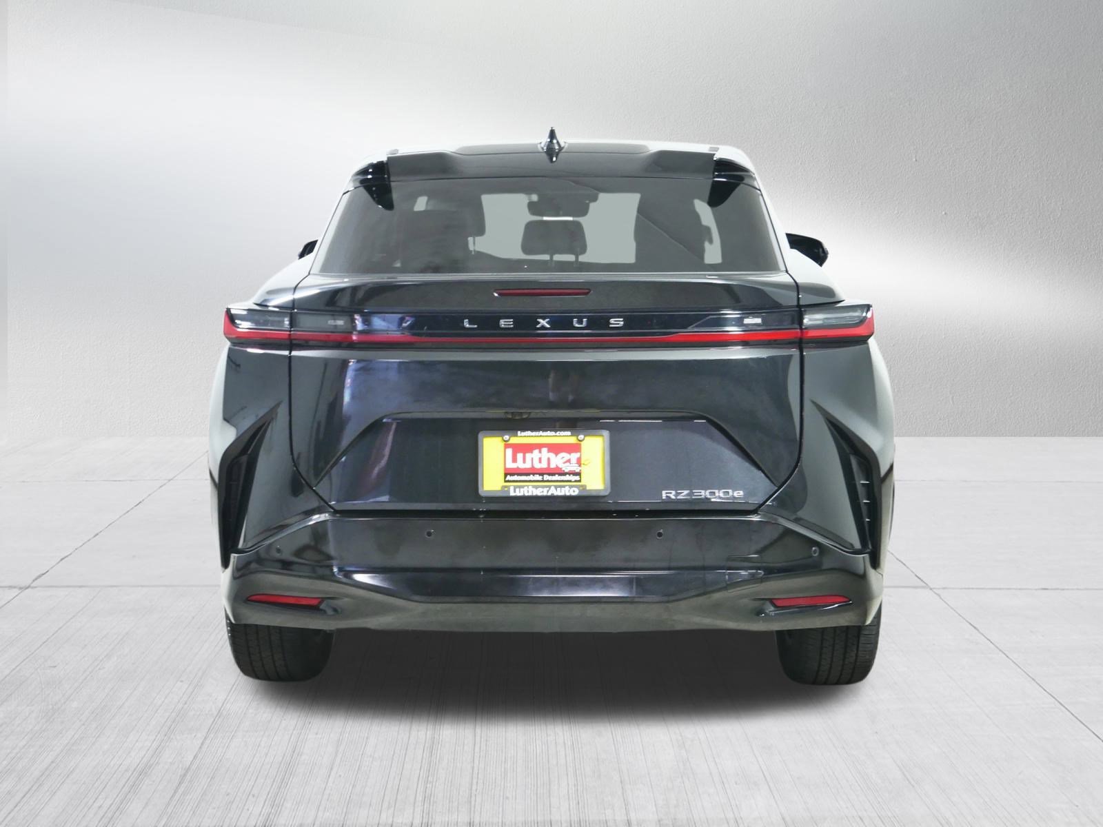 2024 Lexus RZ 300e Luxury photo 6