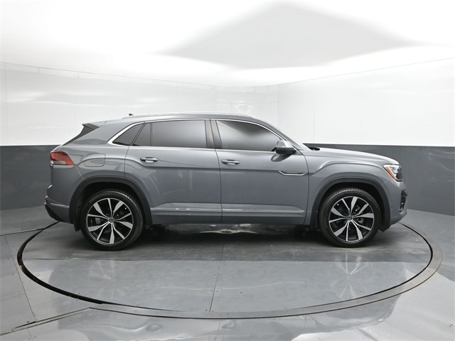 2024 Volkswagen Atlas Cross Sport SEL Premium R-Line photo 25