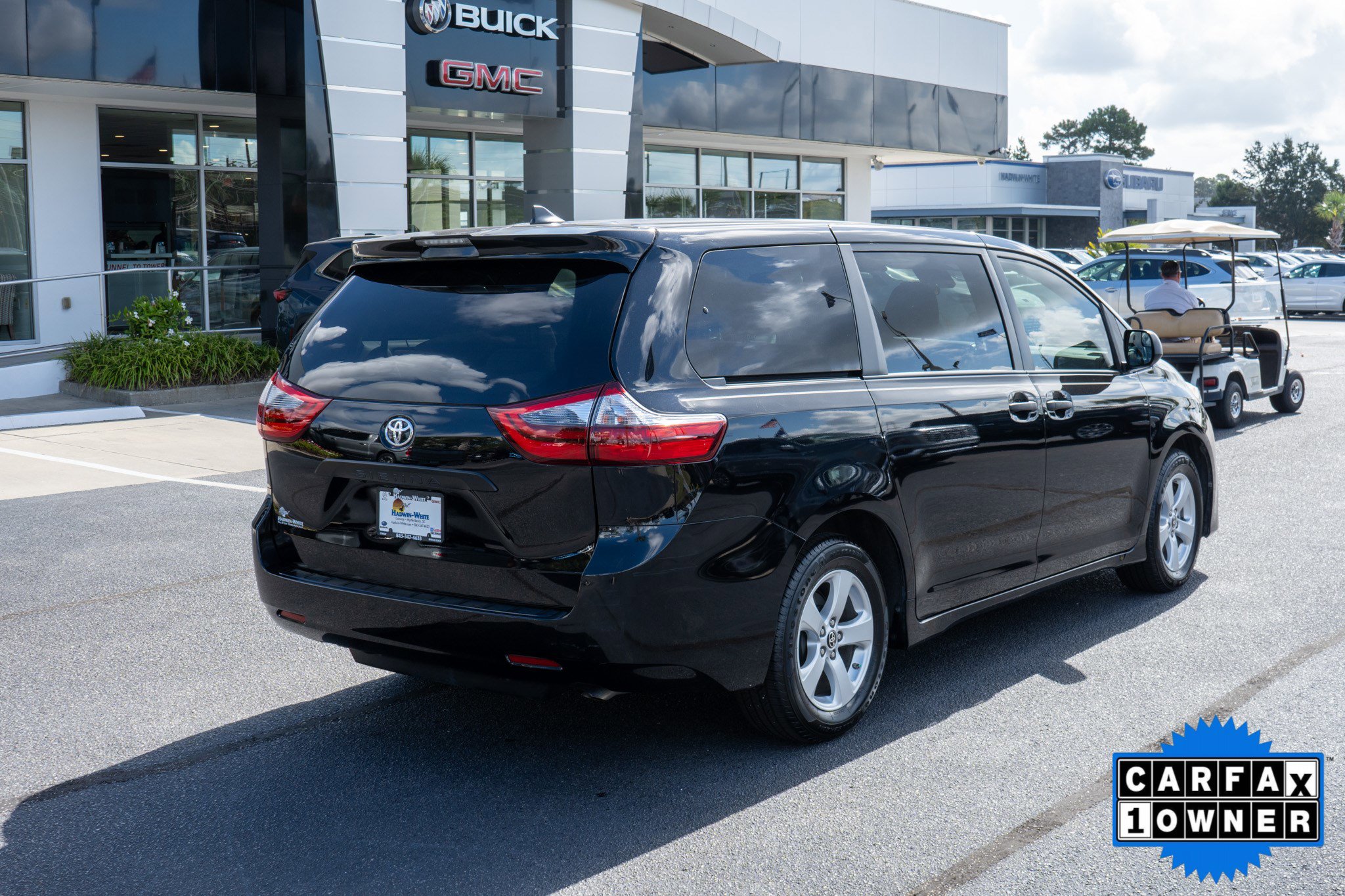 2020 Toyota Sienna L photo 3