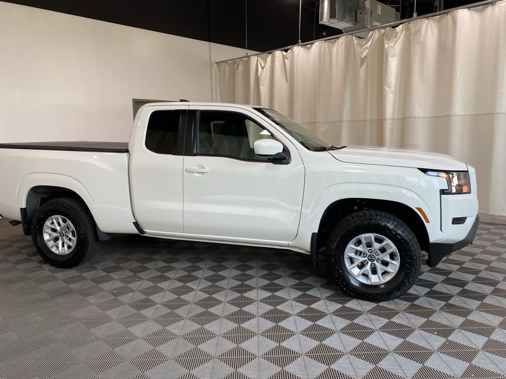 2024 Nissan Frontier SV photo 16