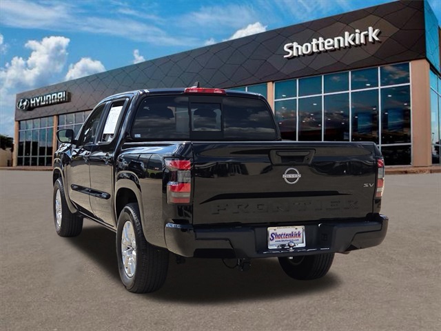 2022 Nissan Frontier SV Crew Cab photo 6