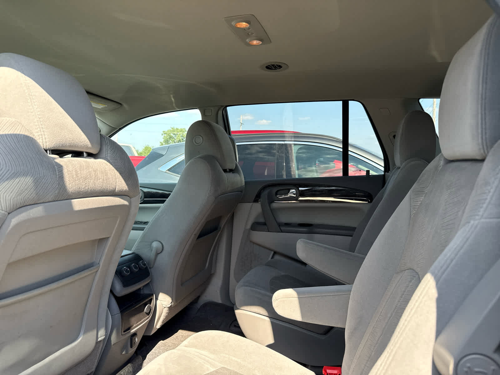 2017 Buick Enclave Convenience photo 2