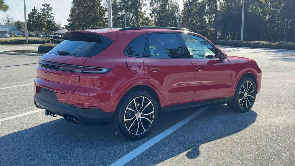 2025 Porsche Cayenne Base photo 8