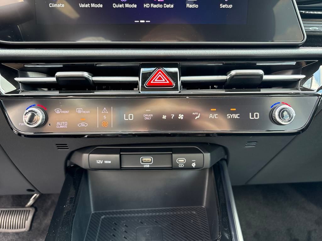 2025 Kia Niro SX photo 21